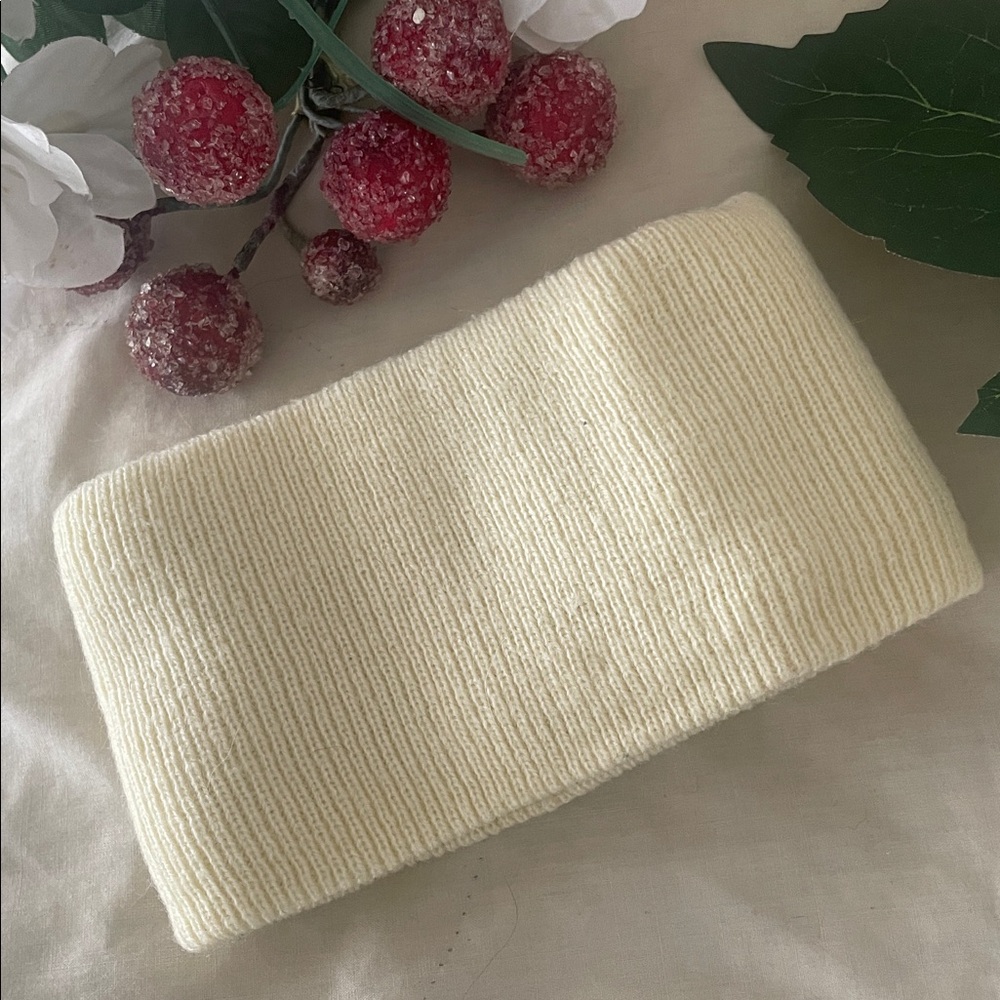 White Ribbed Neck Warmer Unisex • New NWOT